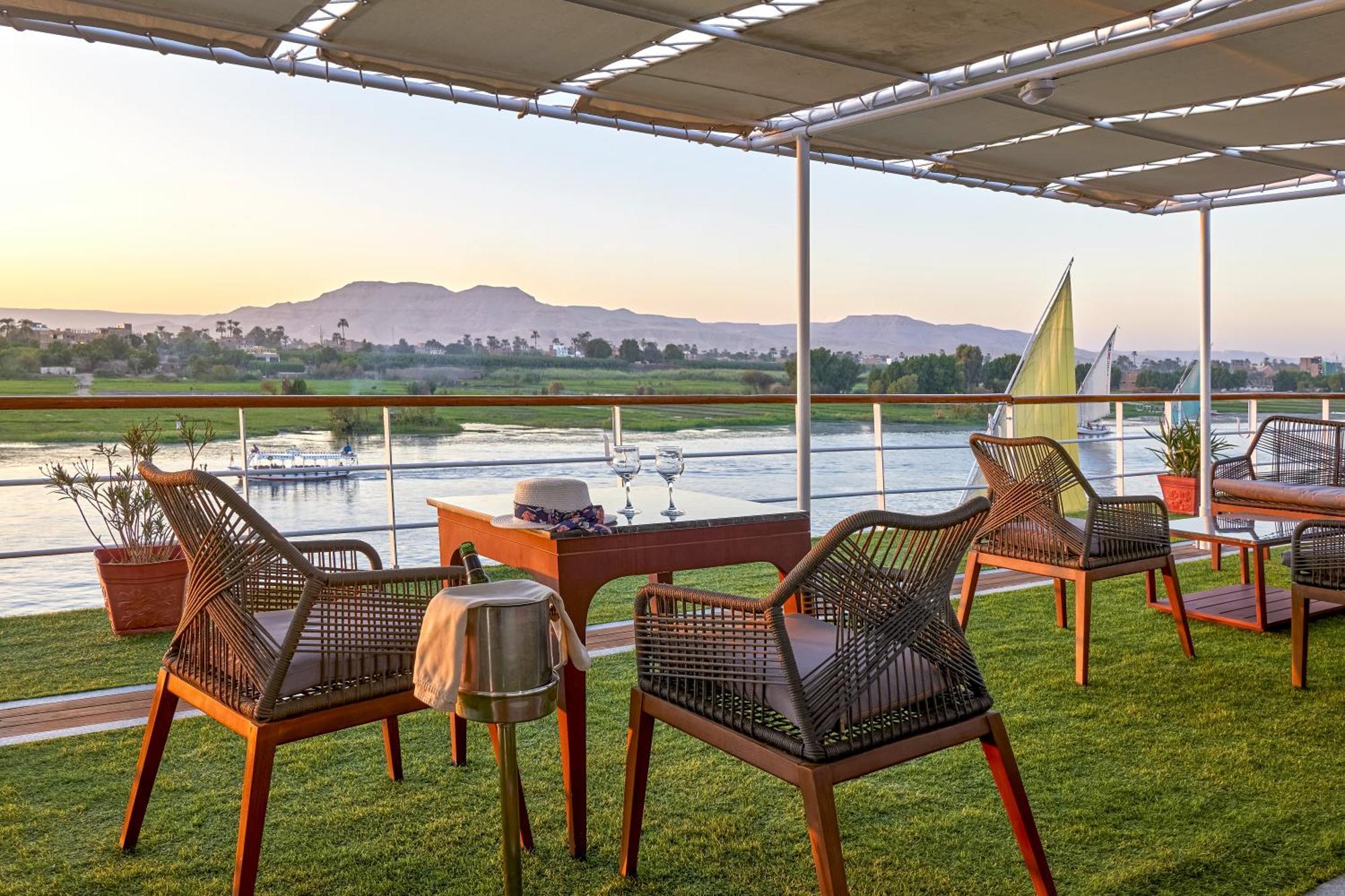 Moevenpick Royal Lily Nile Cruise, Every Monday Four Nights From Luxor, Every Friday Three Nights From Aswan - Including Excursions & Sightseeing Exteriér fotografie