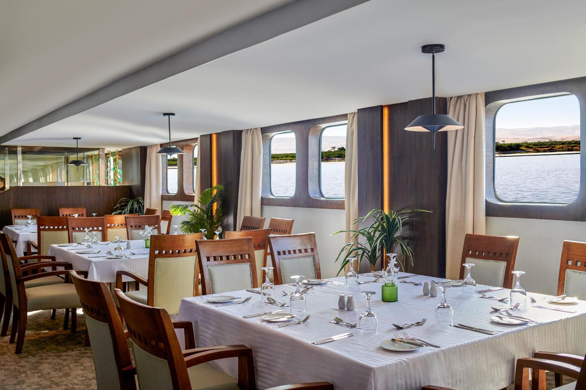 Moevenpick Royal Lily Nile Cruise, Every Monday Four Nights From Luxor, Every Friday Three Nights From Aswan - Including Excursions & Sightseeing Exteriér fotografie